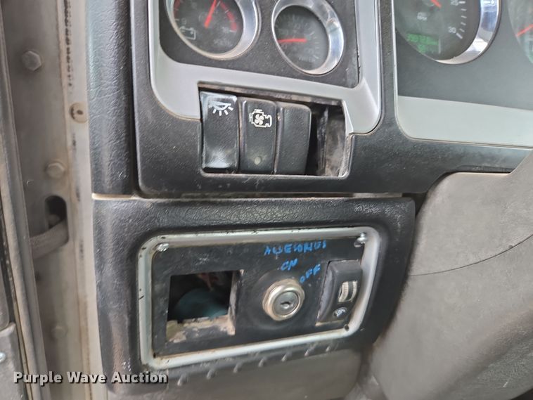 image for item DW1850 2009 Kenworth W900 ready mix truck