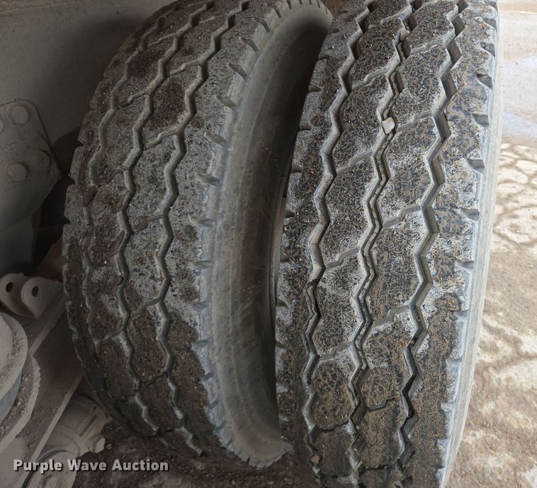 image for item DW1850 2009 Kenworth W900 ready mix truck