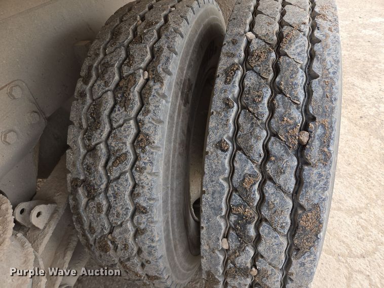 image for item DW1850 2009 Kenworth W900 ready mix truck