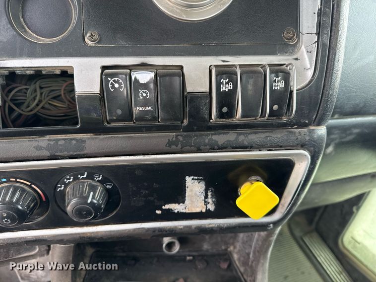 image for item DW1851 2009 Kenworth W900 ready mix truck