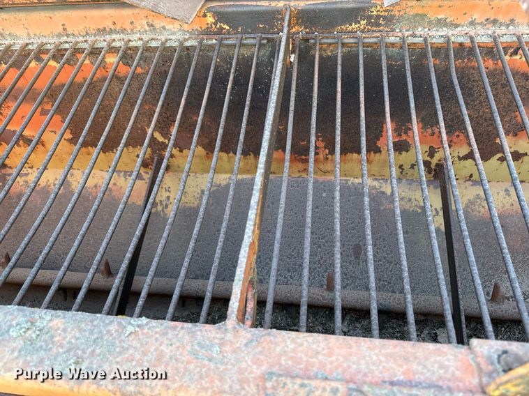 image for item DW2304 Etnyre U372 chip spreader