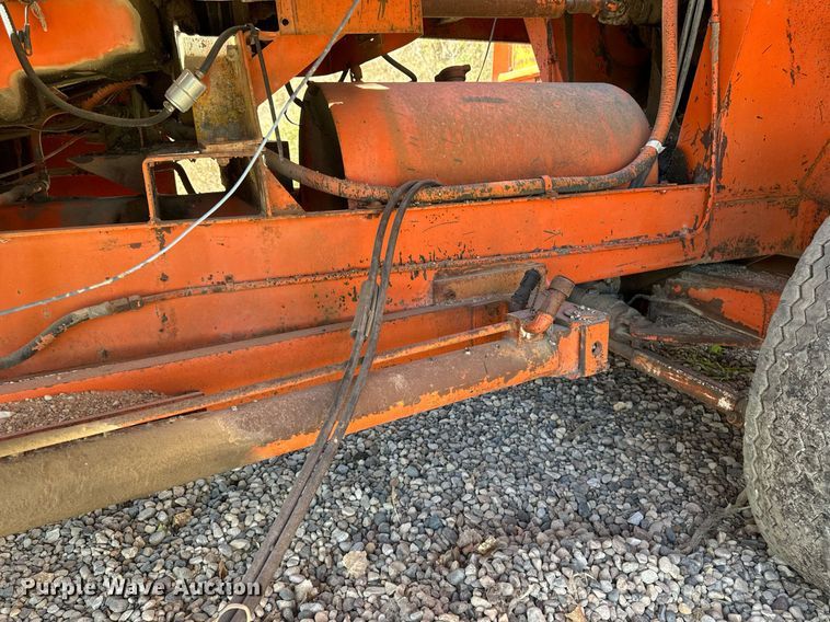 image for item DW2304 Etnyre U372 chip spreader