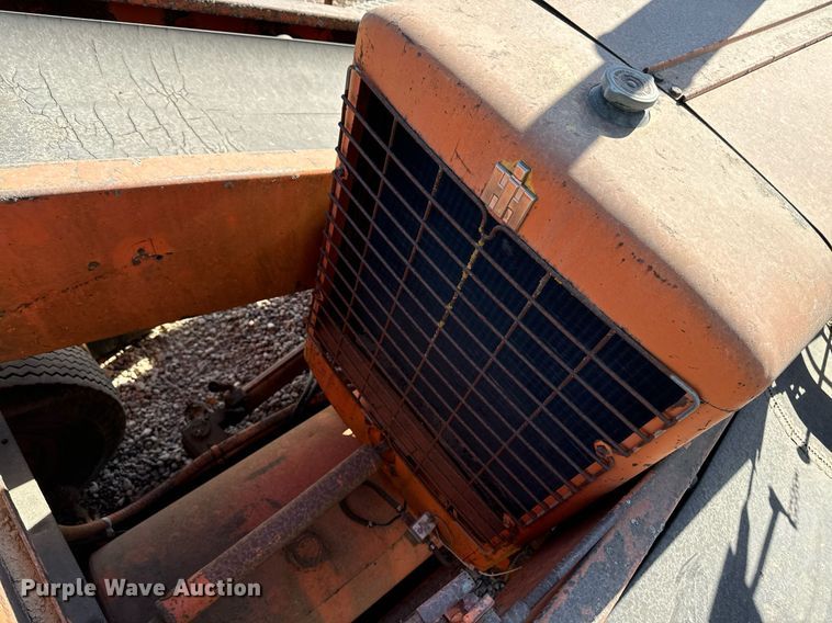 image for item DW2304 Etnyre U372 chip spreader