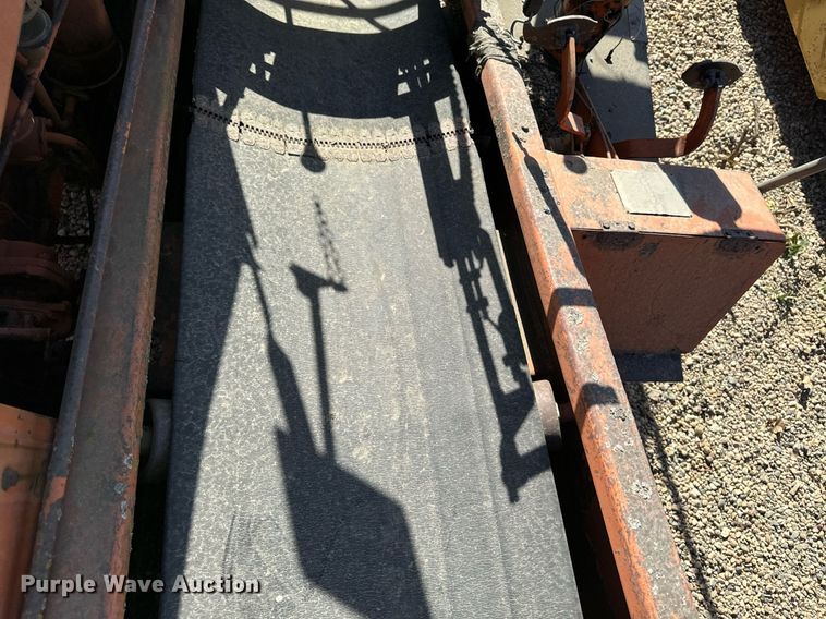 image for item DW2304 Etnyre U372 chip spreader