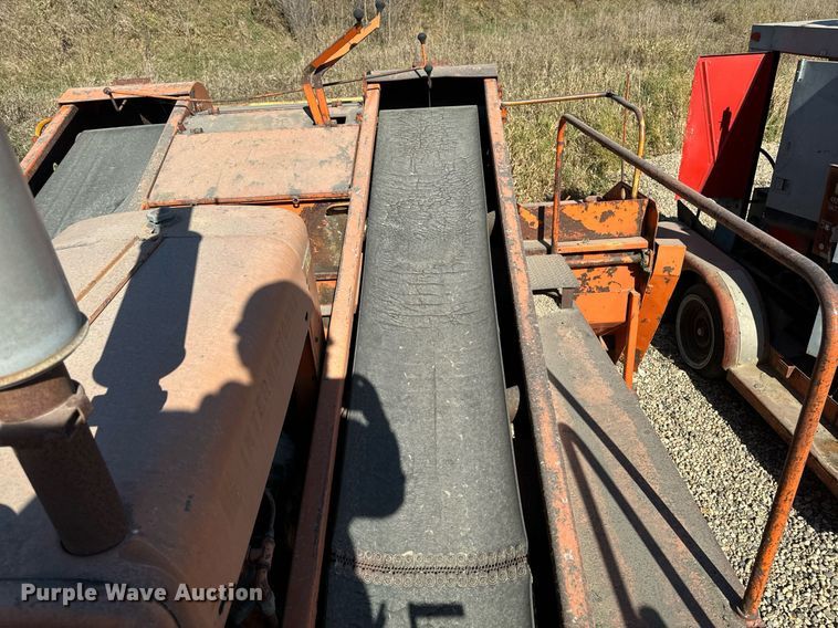 image for item DW2304 Etnyre U372 chip spreader