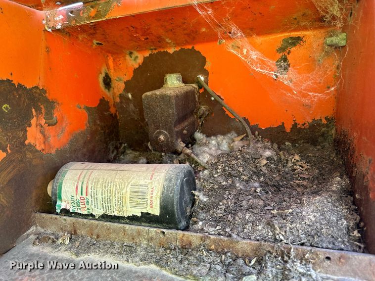 image for item DW2304 Etnyre U372 chip spreader