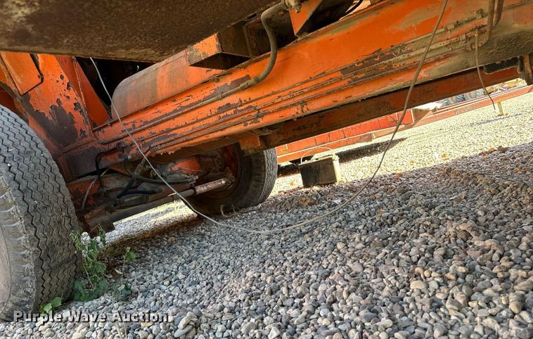 image for item DW2304 Etnyre U372 chip spreader