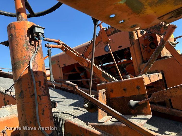 image for item DW2304 Etnyre U372 chip spreader