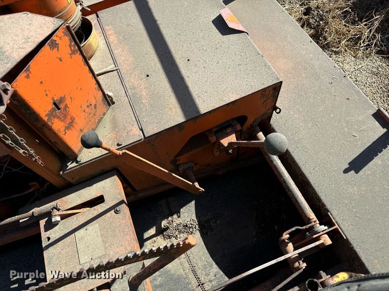 image for item DW2304 Etnyre U372 chip spreader