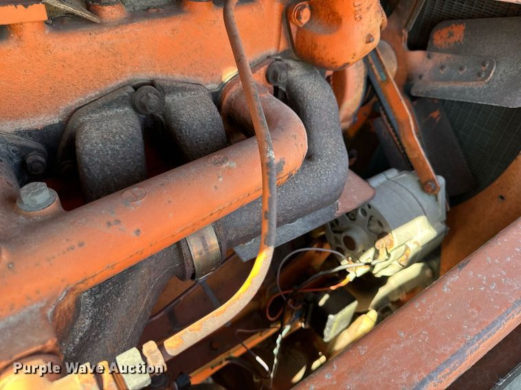 image for item DW2304 Etnyre U372 chip spreader