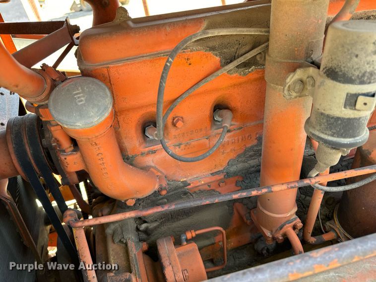 image for item DW2304 Etnyre U372 chip spreader