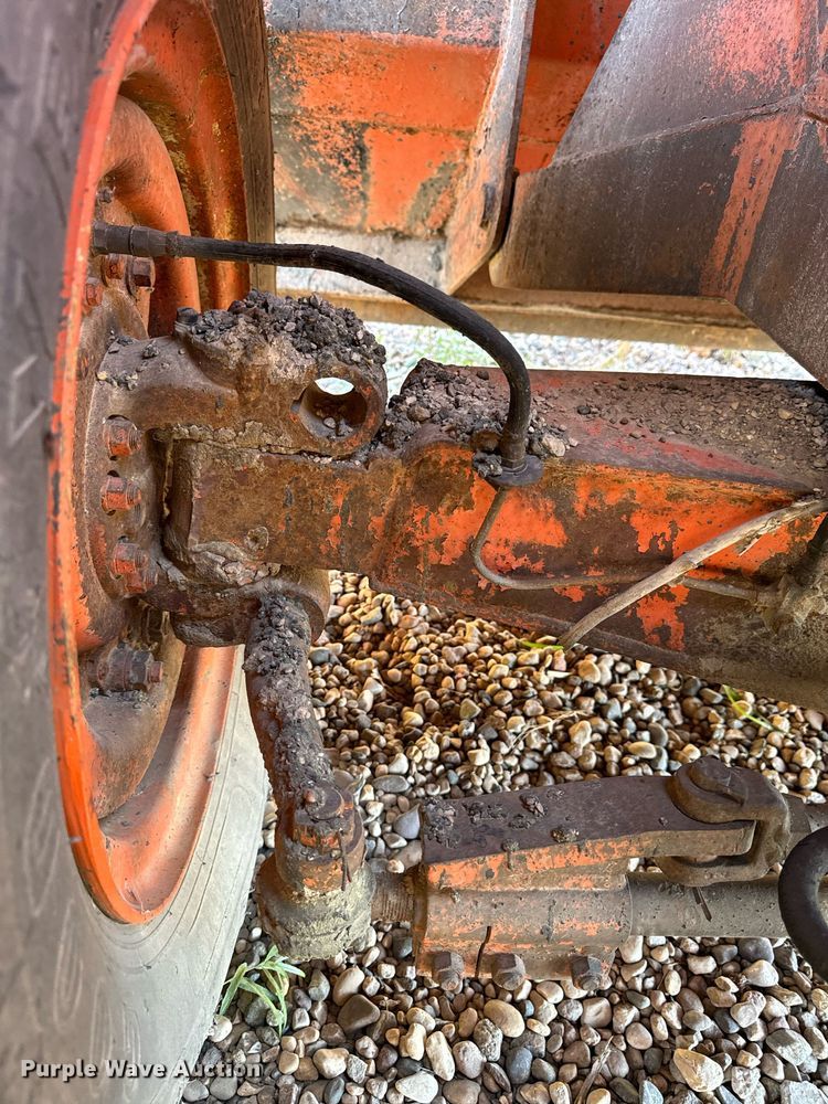 image for item DW2304 Etnyre U372 chip spreader