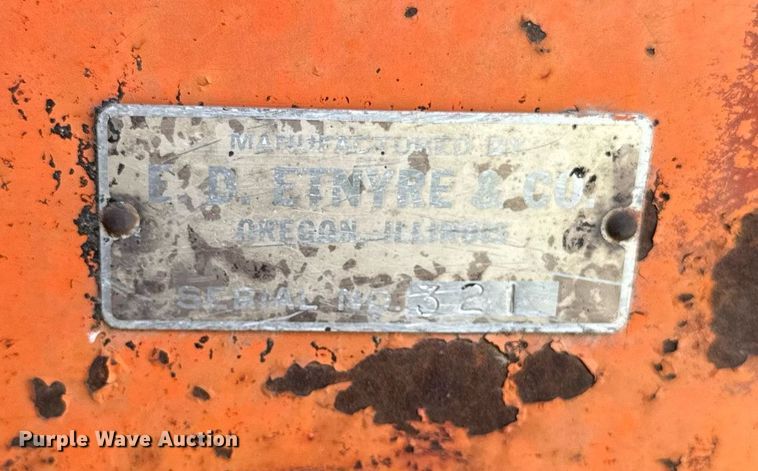 image for item DW2304 Etnyre U372 chip spreader