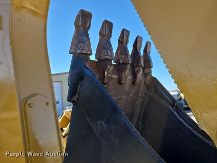 image for item DW3080 2017 Caterpillar 430F2 backhoe