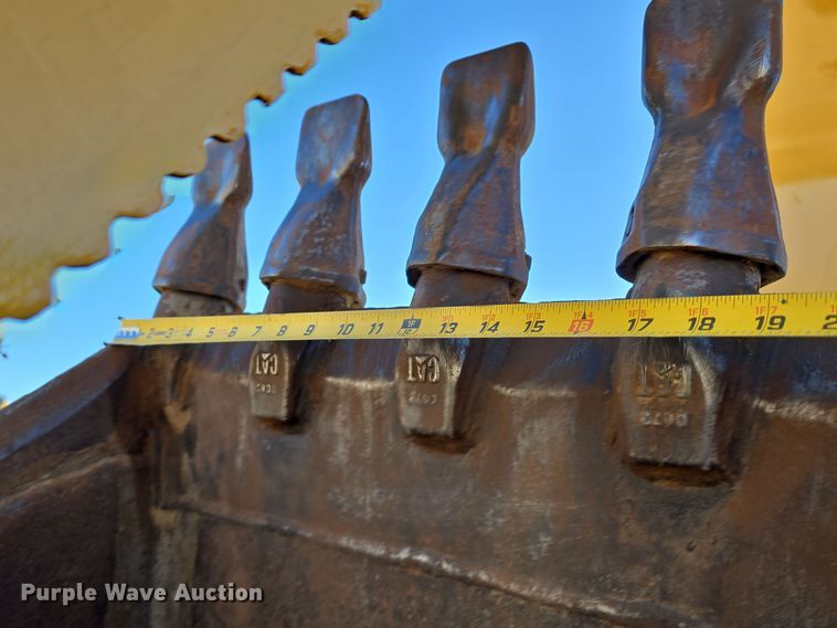 image for item DW3080 2017 Caterpillar 430F2 backhoe