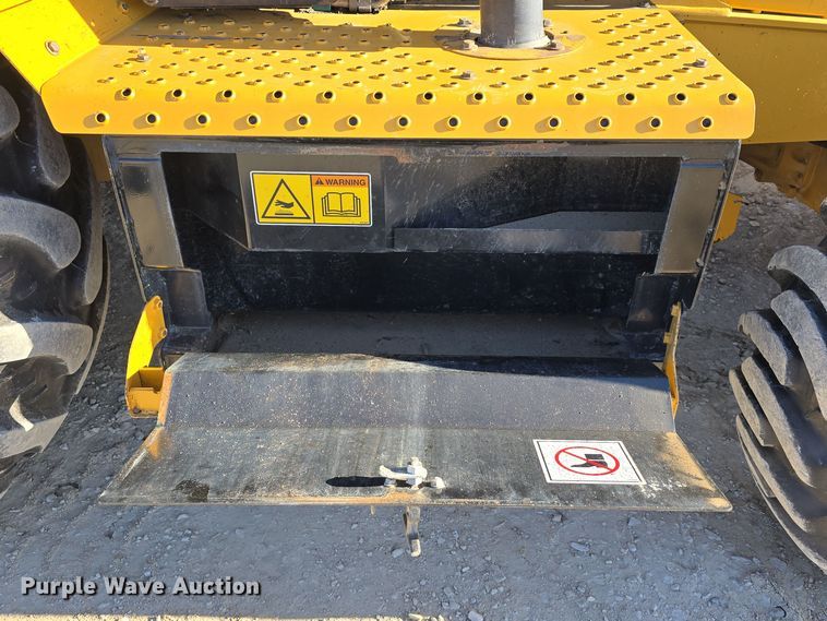 image for item DW3080 2017 Caterpillar 430F2 backhoe