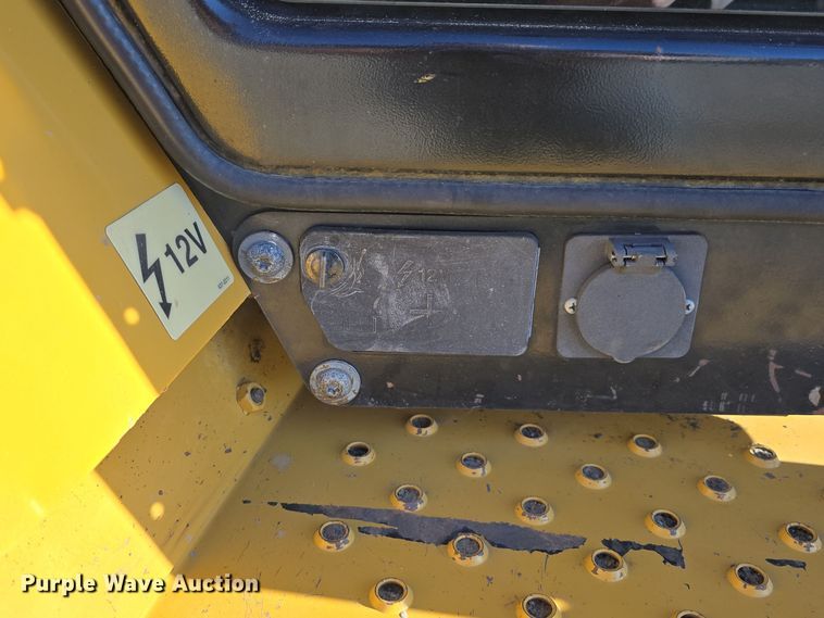 image for item DW3080 2017 Caterpillar 430F2 backhoe