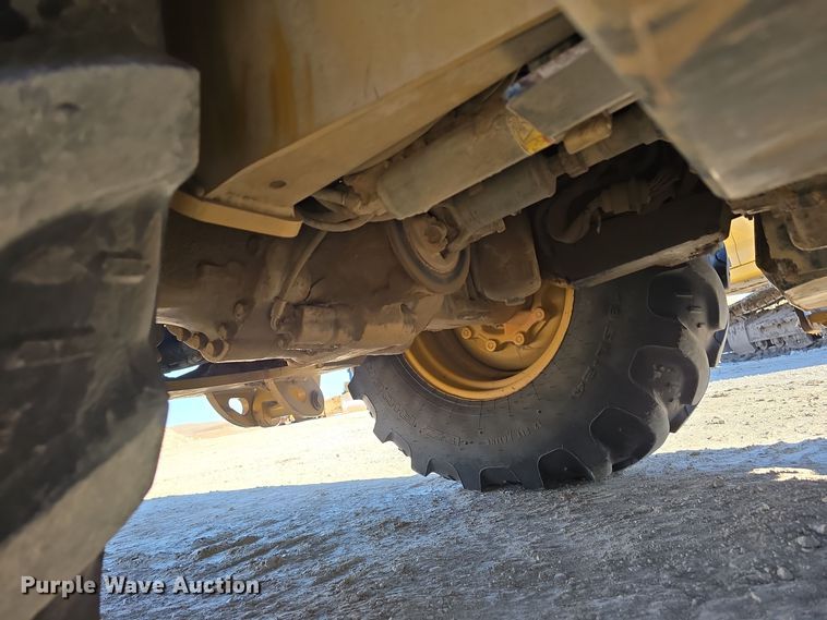 image for item DW3080 2017 Caterpillar 430F2 backhoe