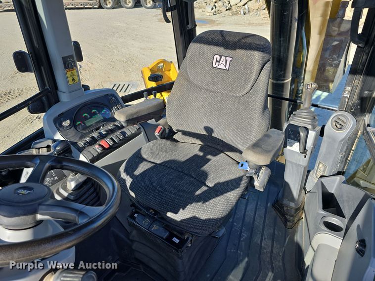 image for item DW3080 2017 Caterpillar 430F2 backhoe