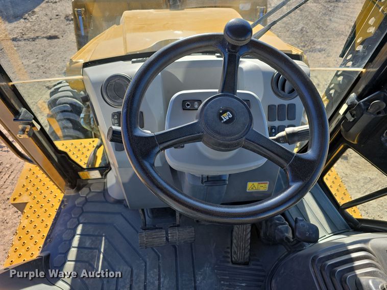 image for item DW3080 2017 Caterpillar 430F2 backhoe