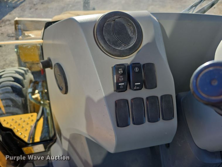 image for item DW3080 2017 Caterpillar 430F2 backhoe