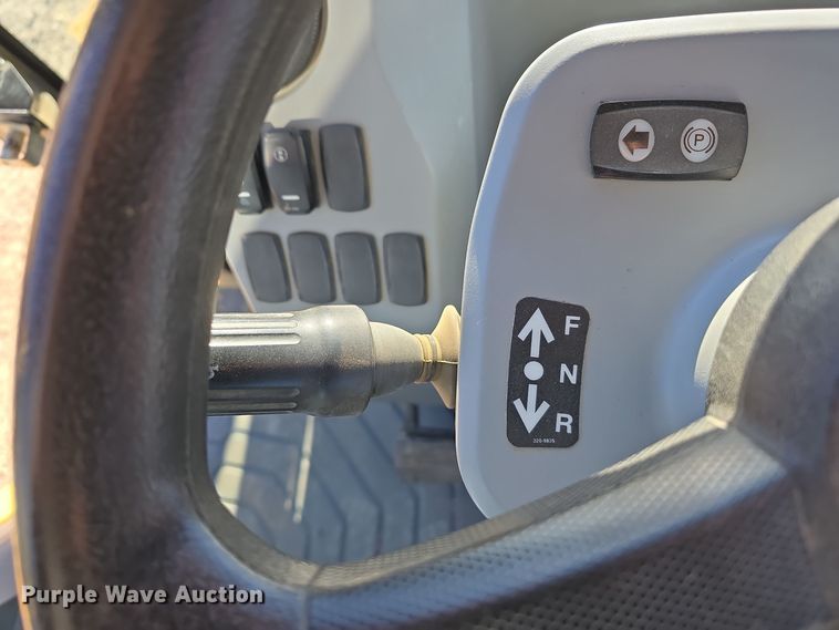 image for item DW3080 2017 Caterpillar 430F2 backhoe