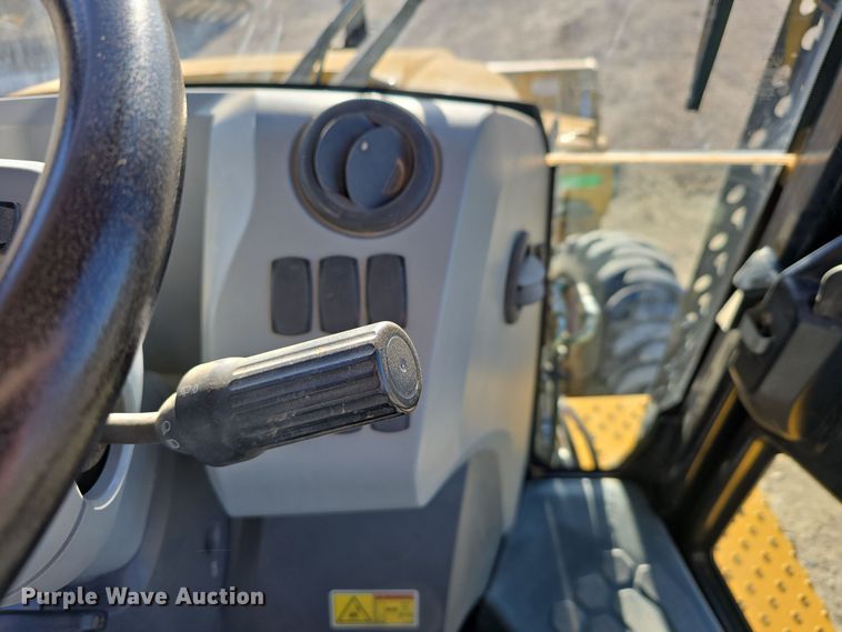 image for item DW3080 2017 Caterpillar 430F2 backhoe