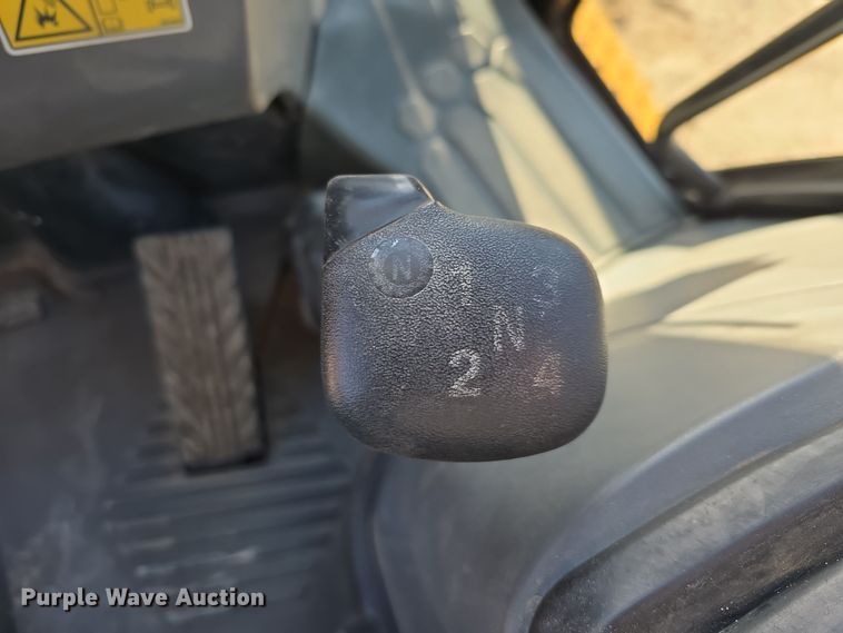 image for item DW3080 2017 Caterpillar 430F2 backhoe