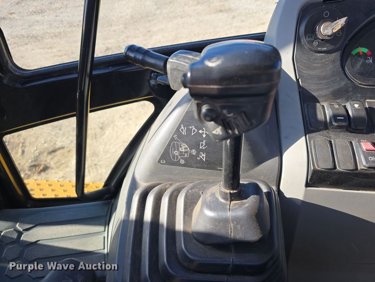 image for item DW3080 2017 Caterpillar 430F2 backhoe