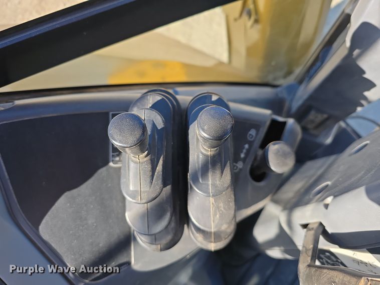 image for item DW3080 2017 Caterpillar 430F2 backhoe