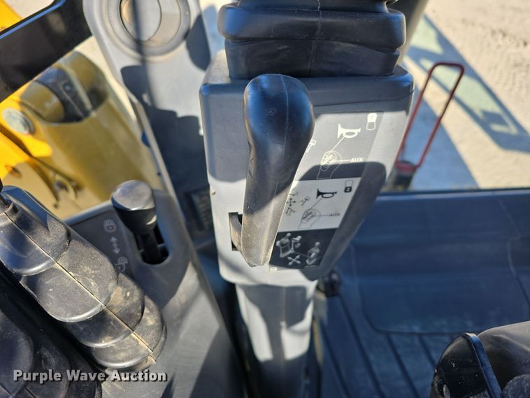 image for item DW3080 2017 Caterpillar 430F2 backhoe