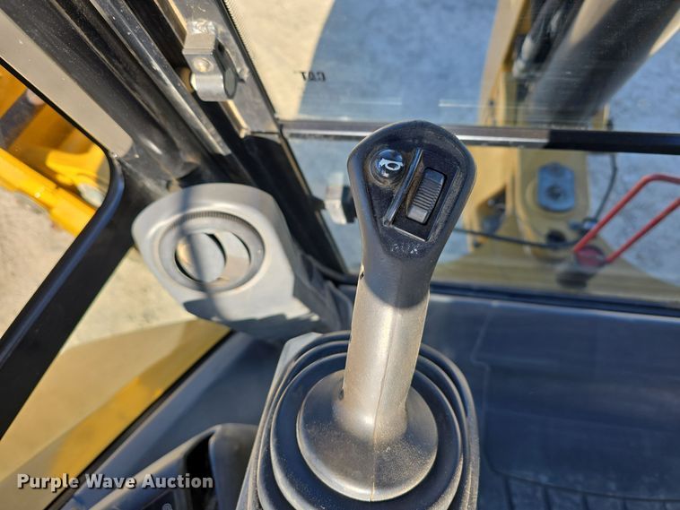 image for item DW3080 2017 Caterpillar 430F2 backhoe