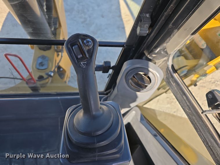 image for item DW3080 2017 Caterpillar 430F2 backhoe