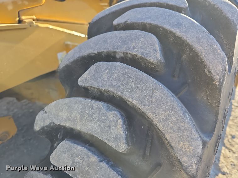 image for item DW3080 2017 Caterpillar 430F2 backhoe