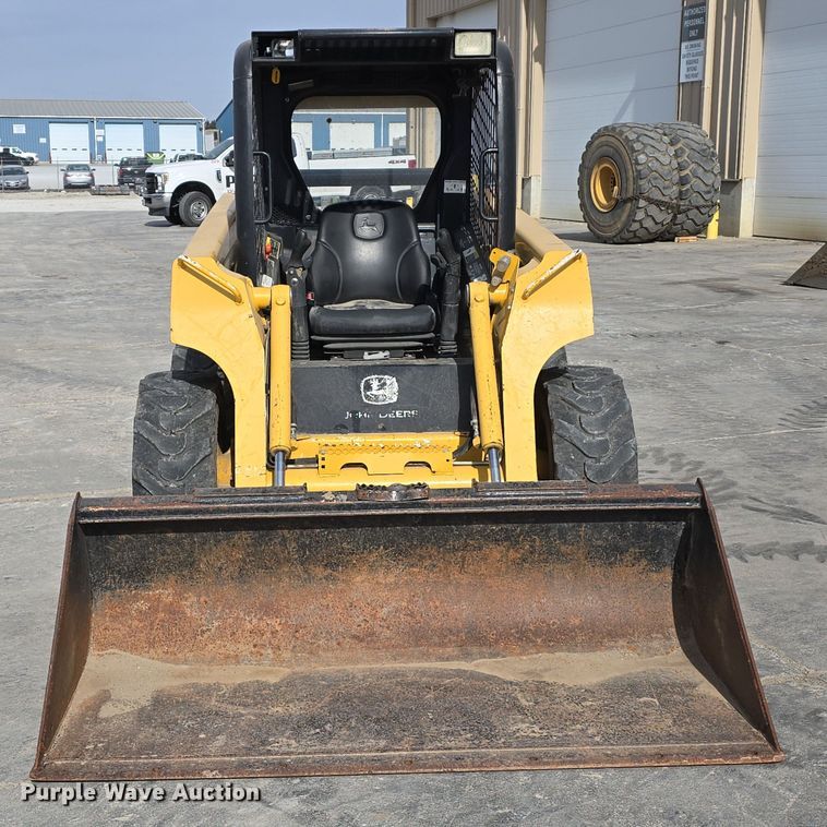 image for item DW3101 2007 John Deere 317 skid steer loader