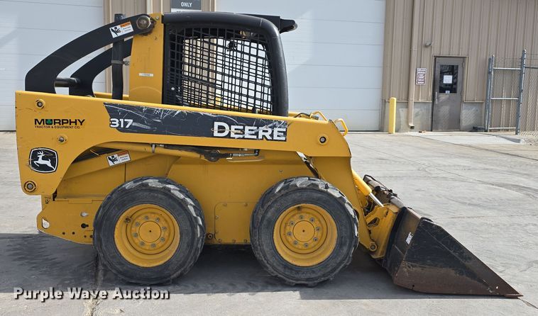 image for item DW3101 2007 John Deere 317 skid steer loader