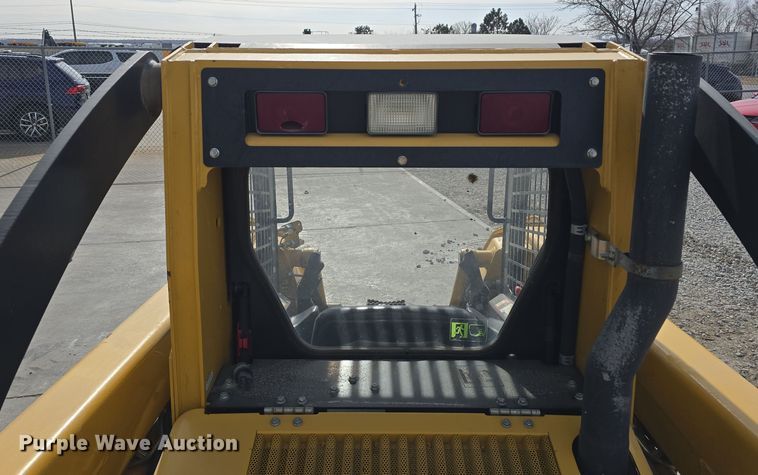 image for item DW3101 2007 John Deere 317 skid steer loader