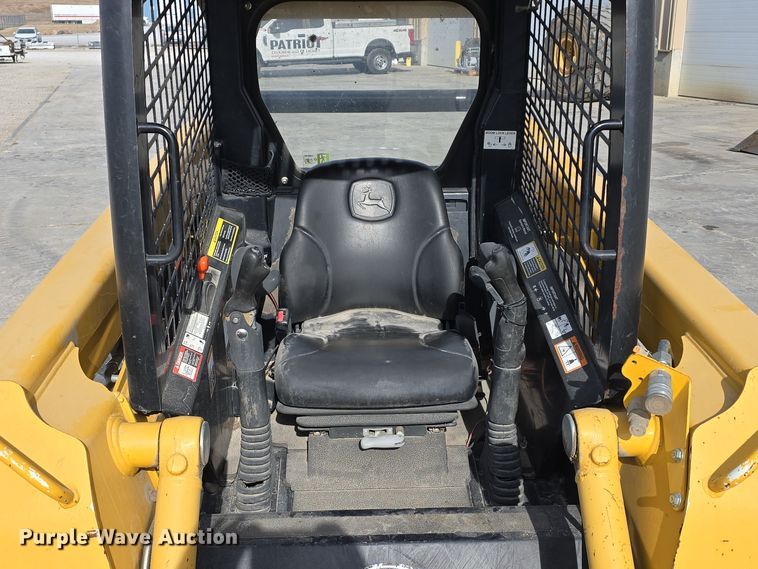 image for item DW3101 2007 John Deere 317 skid steer loader