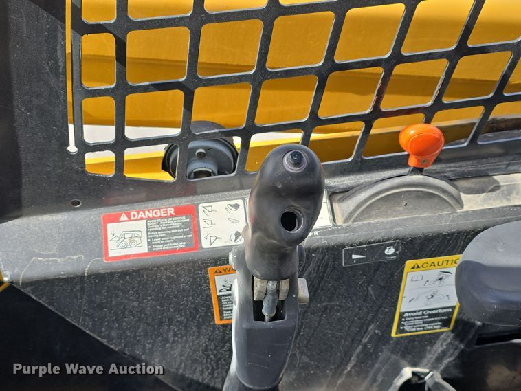 image for item DW3101 2007 John Deere 317 skid steer loader