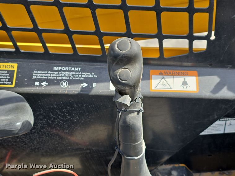 image for item DW3101 2007 John Deere 317 skid steer loader