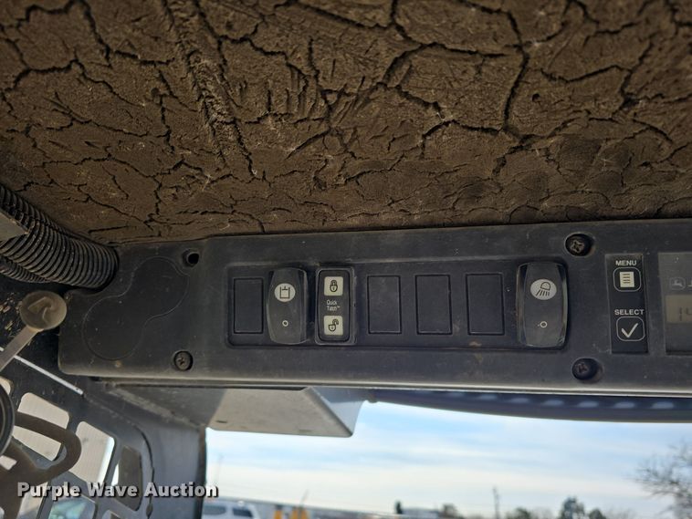 image for item DW3101 2007 John Deere 317 skid steer loader