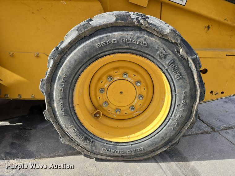 image for item DW3101 2007 John Deere 317 skid steer loader