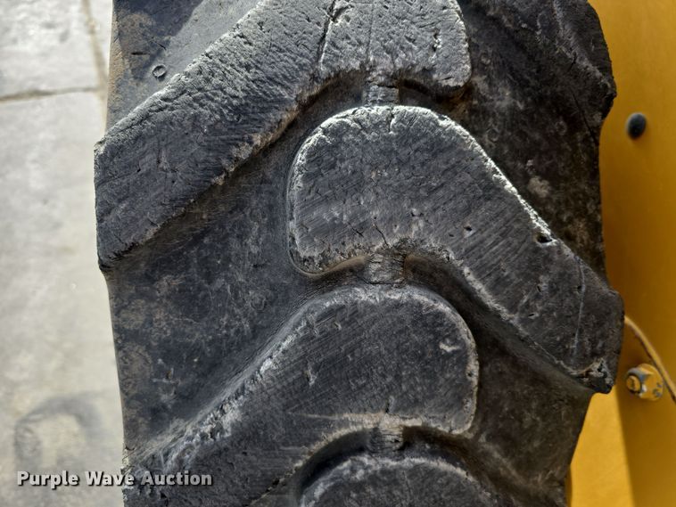 image for item DW3101 2007 John Deere 317 skid steer loader