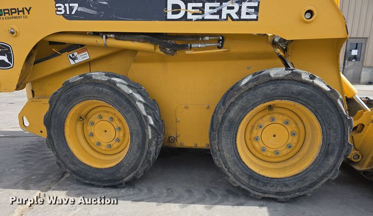 image for item DW3101 2007 John Deere 317 skid steer loader
