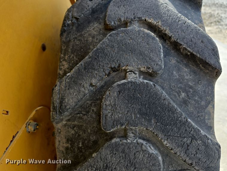 image for item DW3101 2007 John Deere 317 skid steer loader