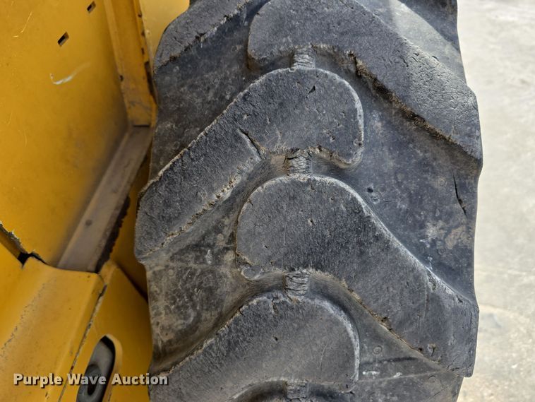 image for item DW3101 2007 John Deere 317 skid steer loader