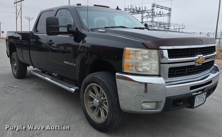 image for item DW3103 2008 Chevrolet Silverado 2500HD Crew Cab pickup truck