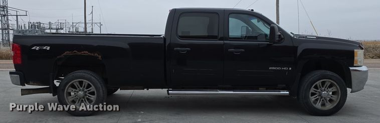 image for item DW3103 2008 Chevrolet Silverado 2500HD Crew Cab pickup truck