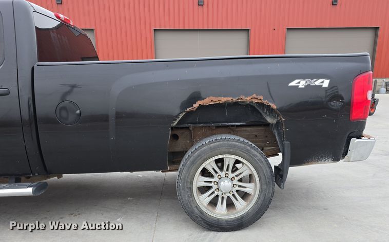 image for item DW3103 2008 Chevrolet Silverado 2500HD Crew Cab pickup truck