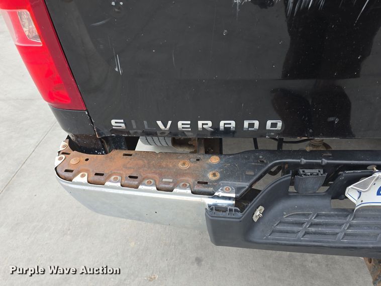 image for item DW3103 2008 Chevrolet Silverado 2500HD Crew Cab pickup truck